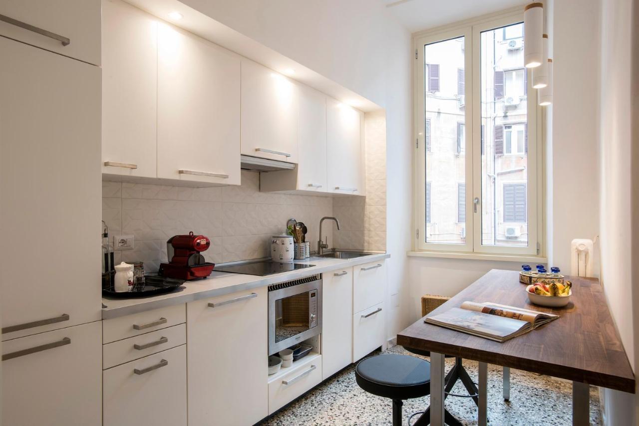 Flat Three Apartment โรม ภายนอก รูปภาพ